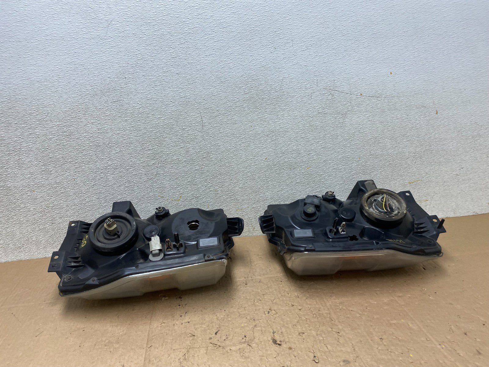 2008-2014 Ford Econoline E150 E250 E350 Left+Right Headlights W1121 DW10