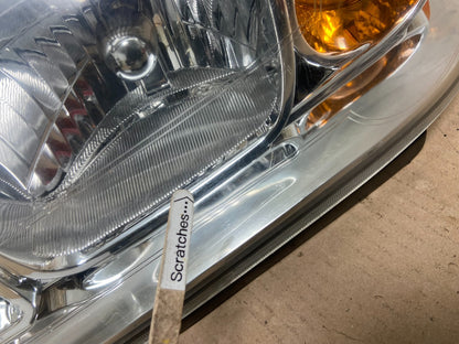 2006 to 2007 Saturn Vue Headlight Left Driver LH Side Halogen AB5037 DW3