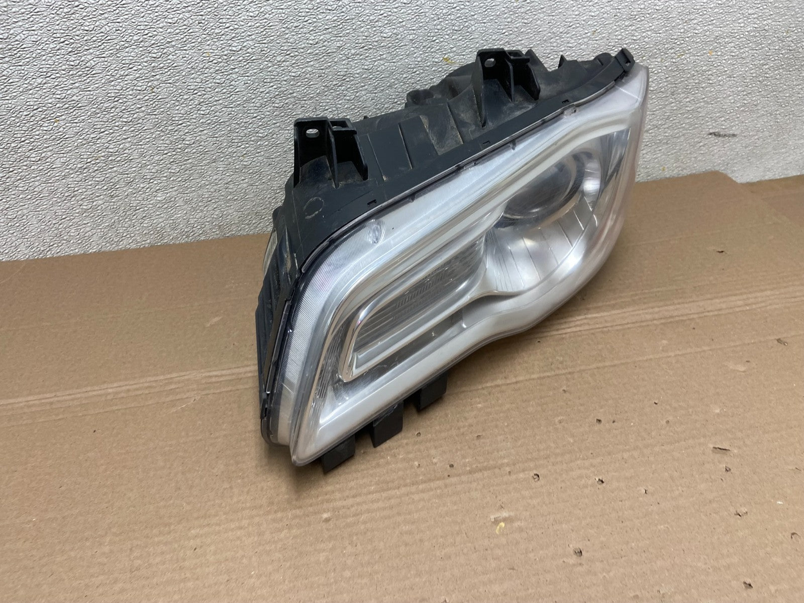 2011 to 2014 Chrysler 300 Left Driver LH Halogen Headlight OEM AB0981 DW2