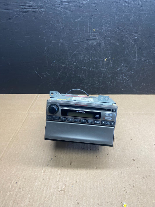 2003 to 2006 Subaru Forester AM FM CD Radio Receiver AB9406 DG0