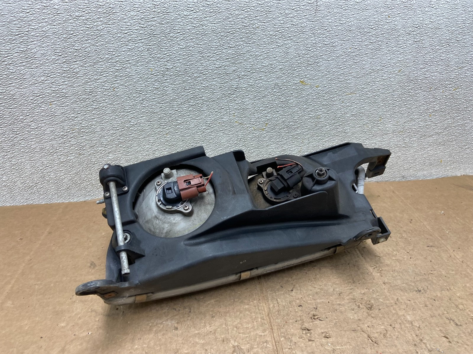 1998 to 1999 Toyota Avalon Halogen Right Passenger Rh Headlight Oem AA4127 DW4