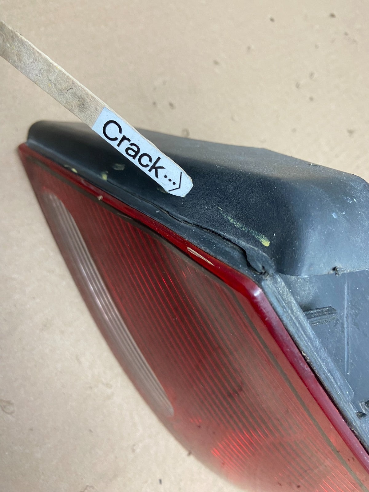 2001-2006 Dodge Stratus Right Passenger Rh Side Tail Light OEM AB2463 LK4