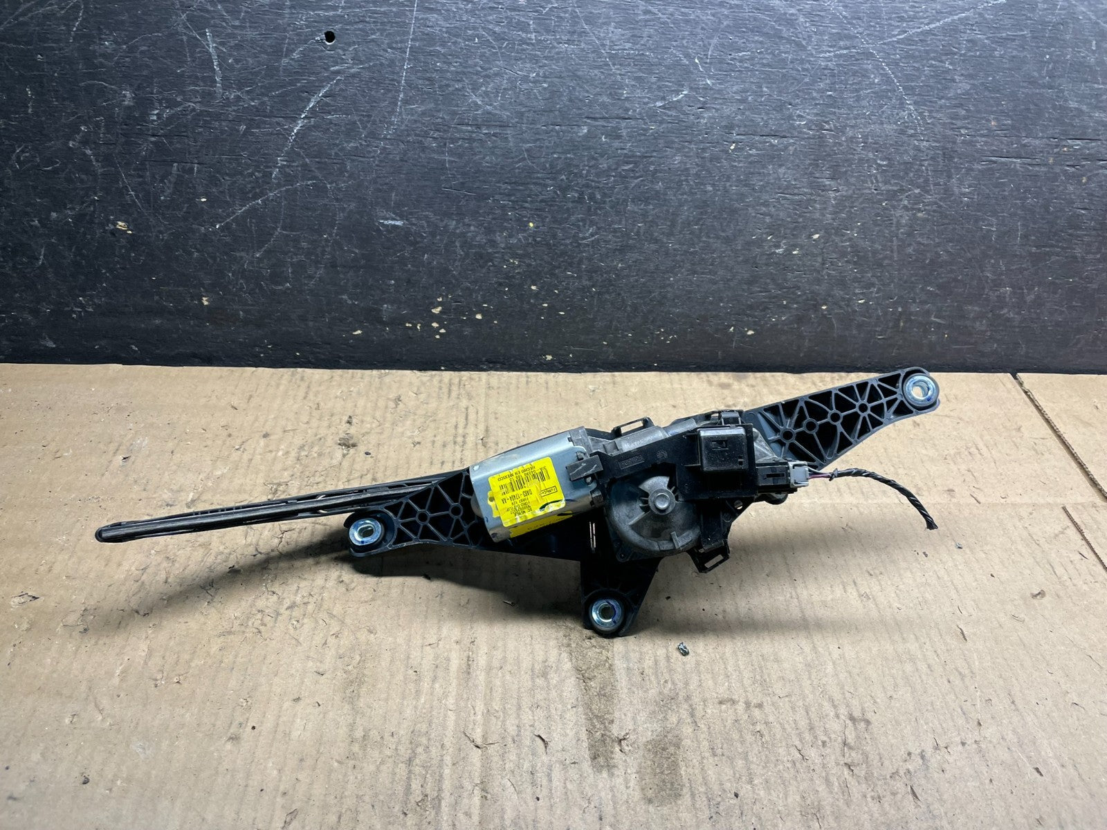 2013 to 2019 Ford Flex Rear Windshield Wiper Motor OEM W7211 DG5