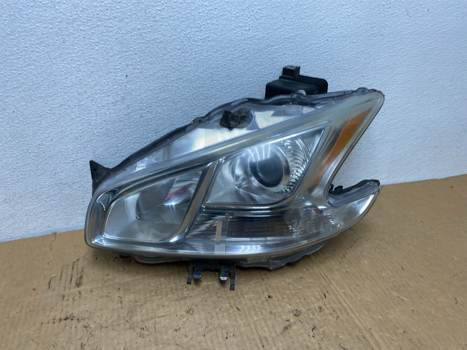 Halogen 2009 to 2014 Nissan Maxima Left Driver LH Side Headlight AC8137 DW0