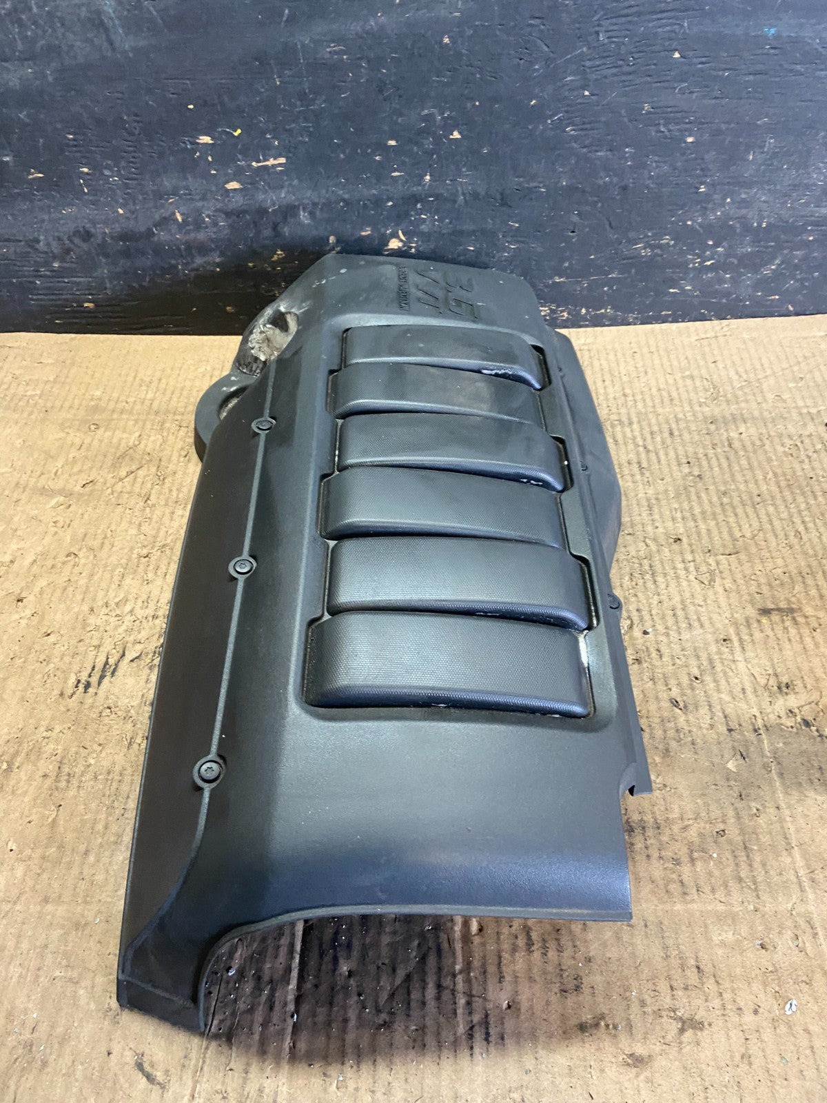 2007 to 2008 GMC Acadia 3.6L VVT Engine Cover Shield OEM R7115 DG3