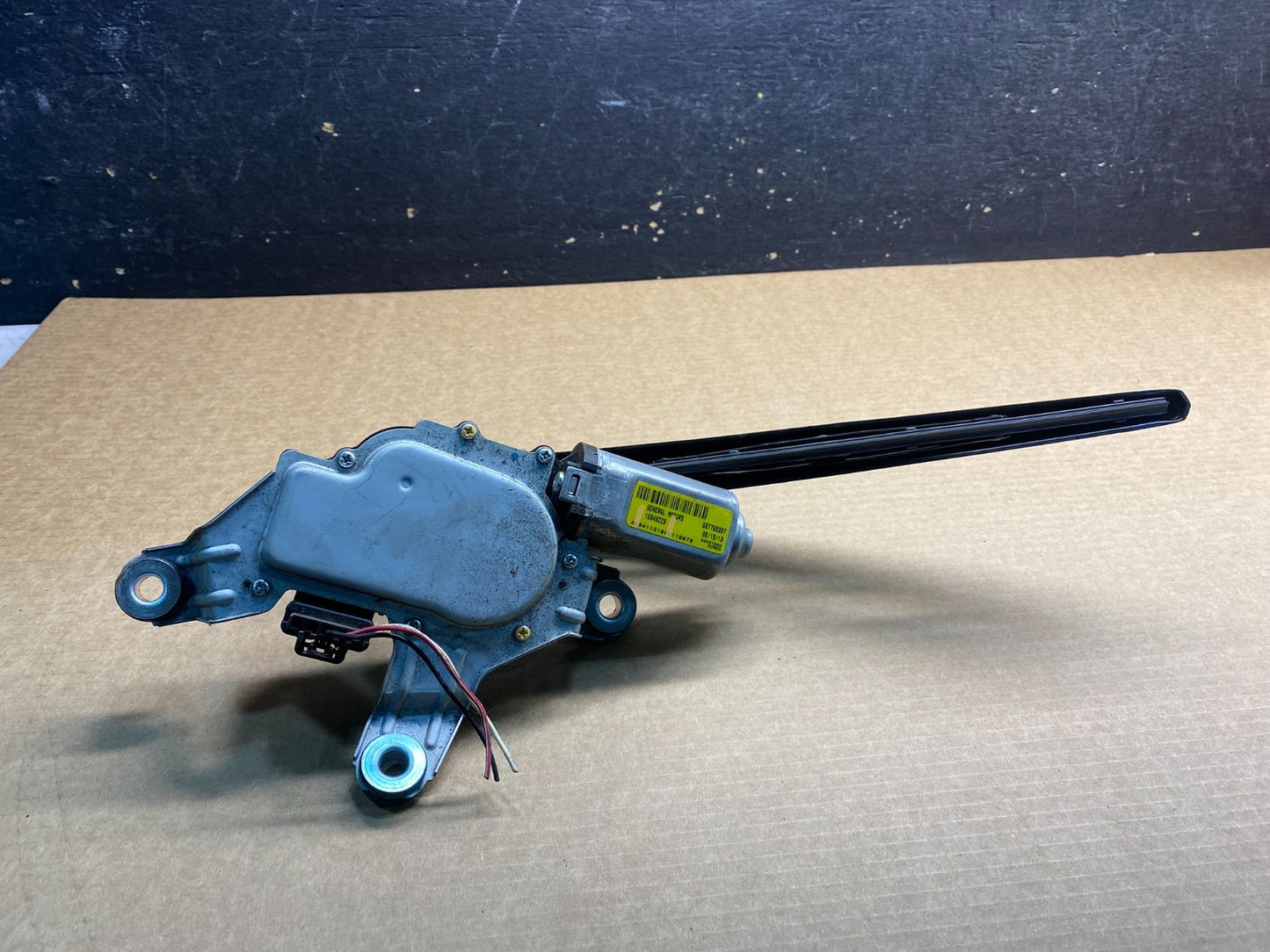 2010 to 2016 Cadillac SRX Rear Windshield Washer Wiper Motor z9028 DG5