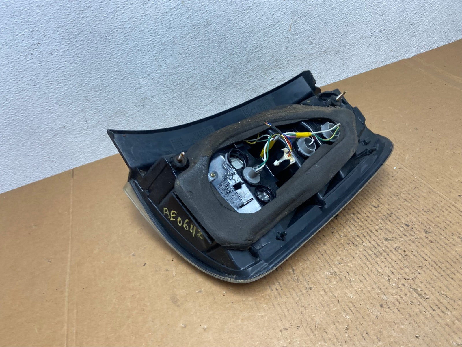 2004 2005 Toyota Prius Tail Light Left Driver Lh Side AE0642 LK5
