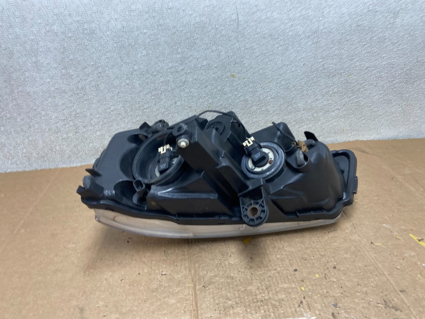 2011 to 2016 Chrysler Town and Country Right Passenger Headlight AA27475
