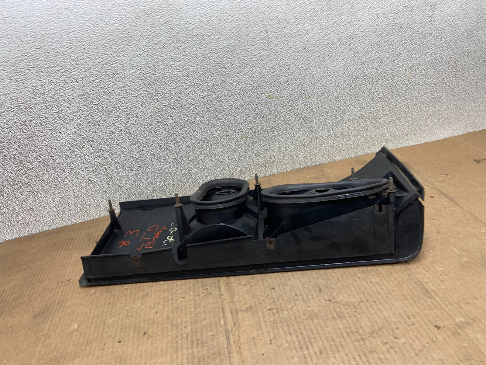 1984 1985 Ford LTD Left Driver Side Tail Light AA64177