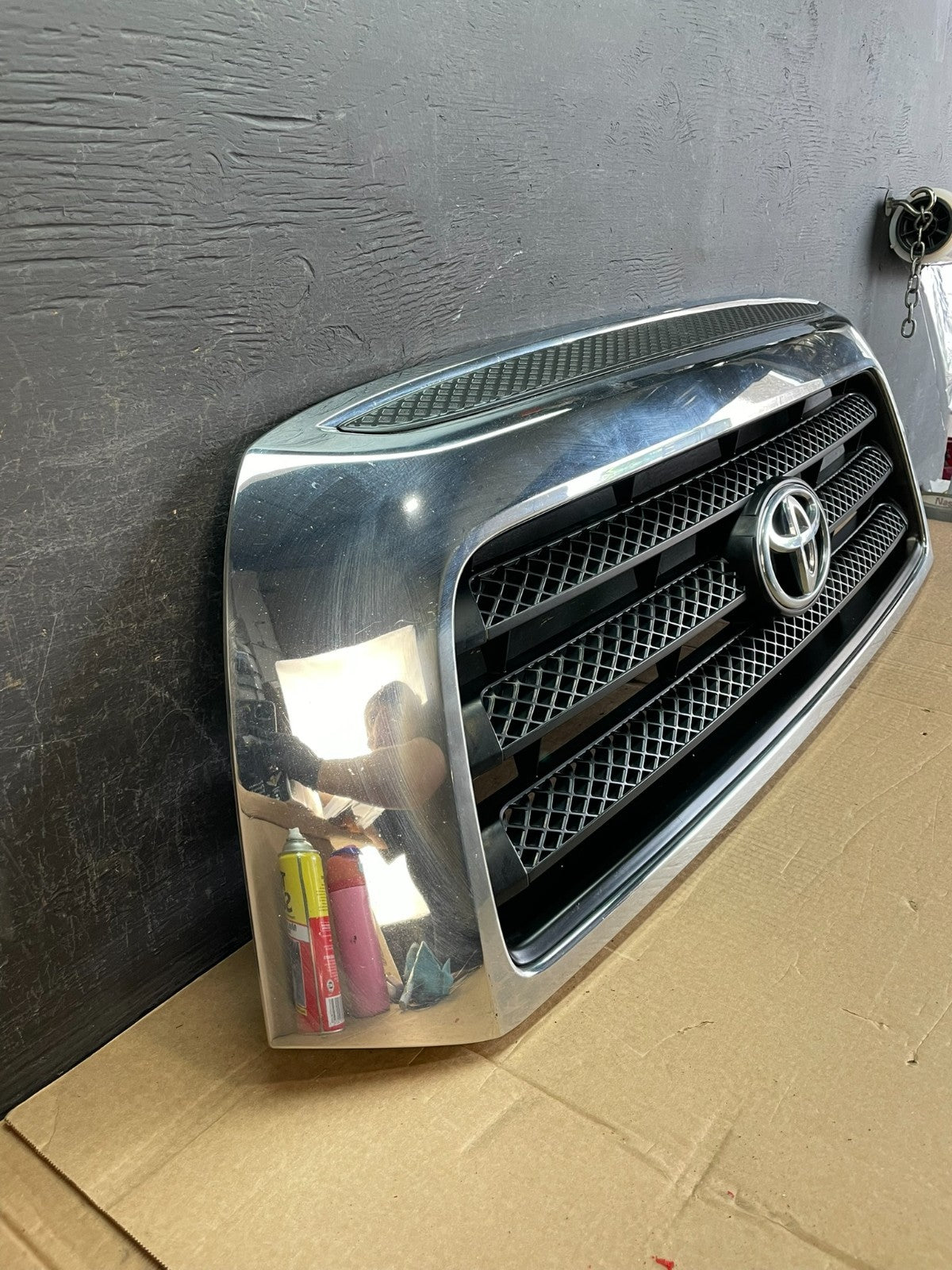 2007 to 2009 Toyota Tundra Front Upper Grill Grille W/ Emblem AF5265 DW2