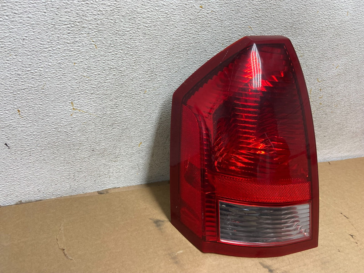 2005 - 2007 Chrysler 300 Left Driver Lh Side Tail Light AH4463 DW1