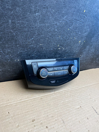 2017 to 2020 Nissan Rogue Heater Temperature AC Climate Control AG5226 DG1