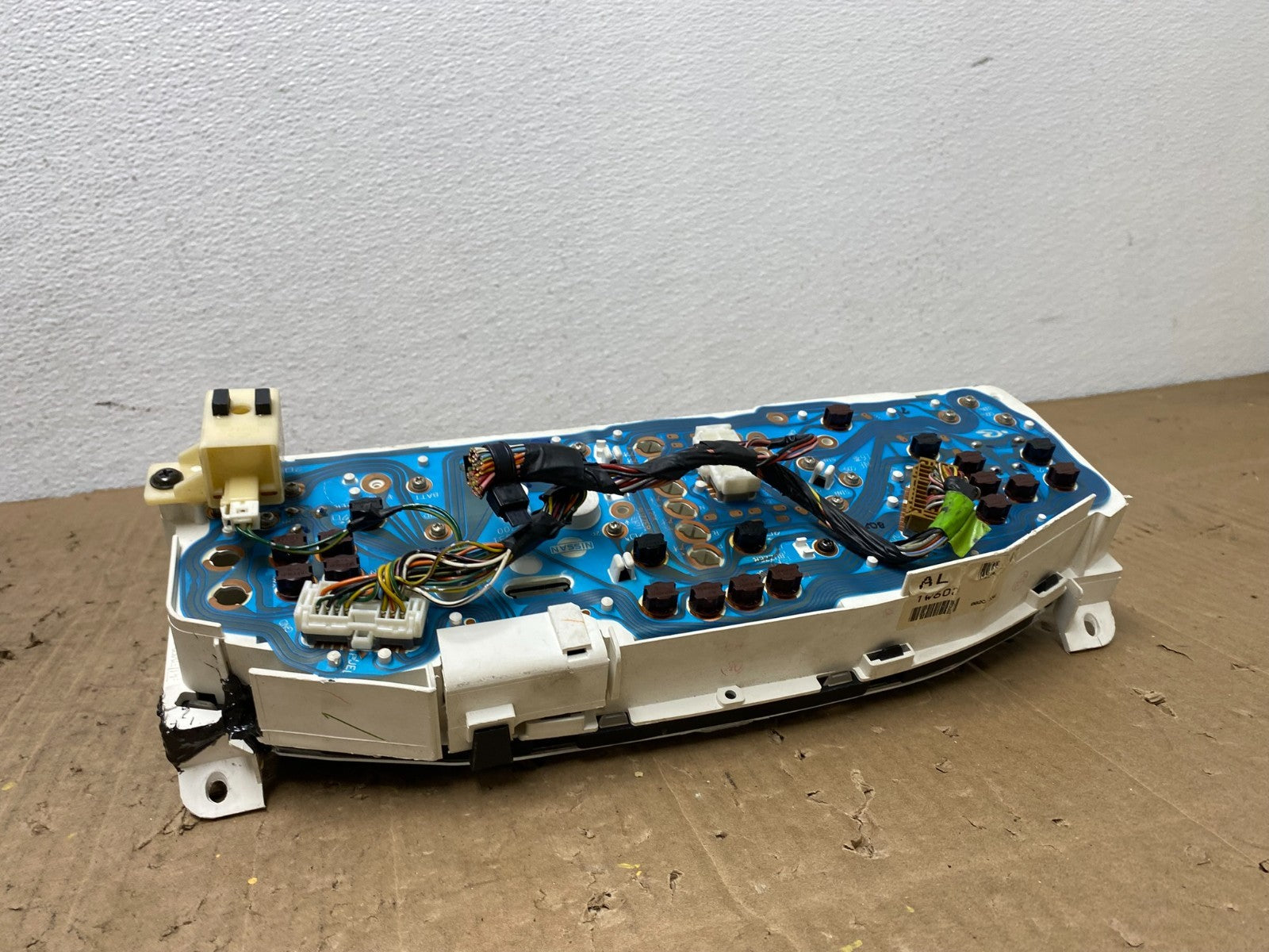 1998 to 1999 Nissan Frontier Xterra Speedometer Instrument Cluster AC02665