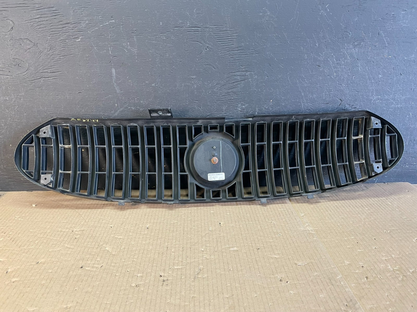 2002-2005 Buick Rendezvous Front Upper Grill Grille With Emblem AE3744 DG3