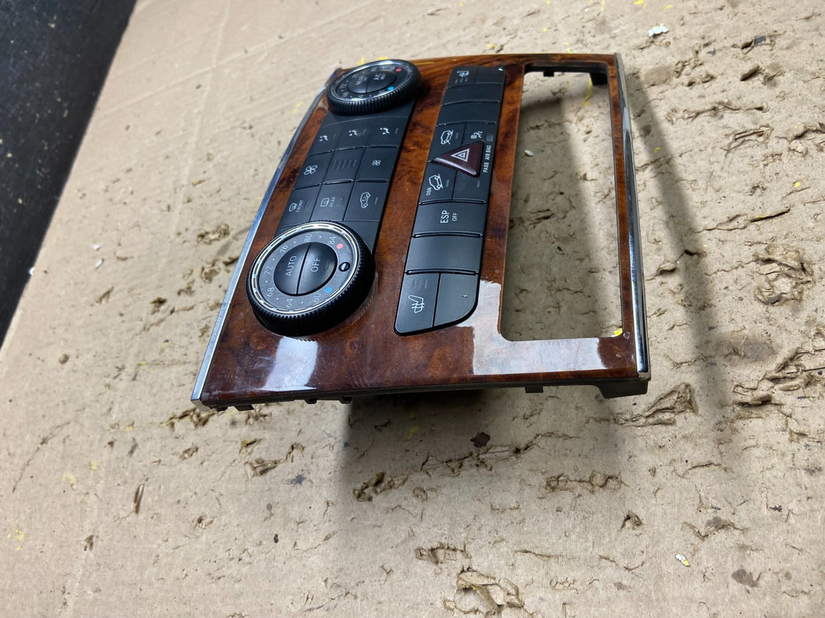 2007 2008 2009 Mercedes W251 R350 AC Temp Heater Climate Control U5738 DG1