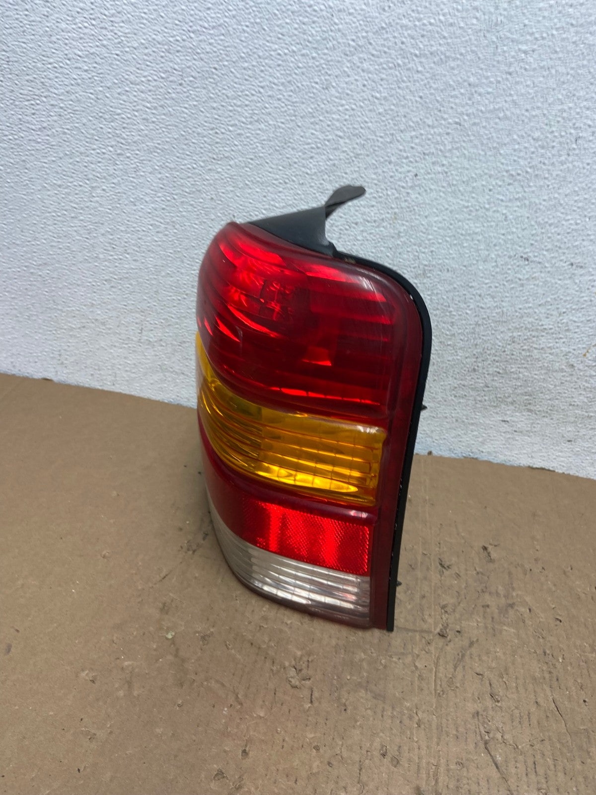 2001 to 2007 Ford Escape Right Passenger RH Side Tail Light AD8146 LK1