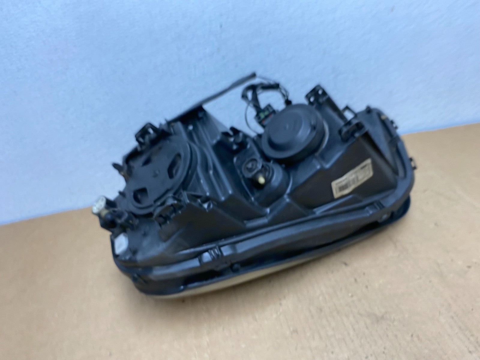 2003 to 2006 Volvo XC90 Right Passenger Rh Side Headlight Halogen AC8561 DW6