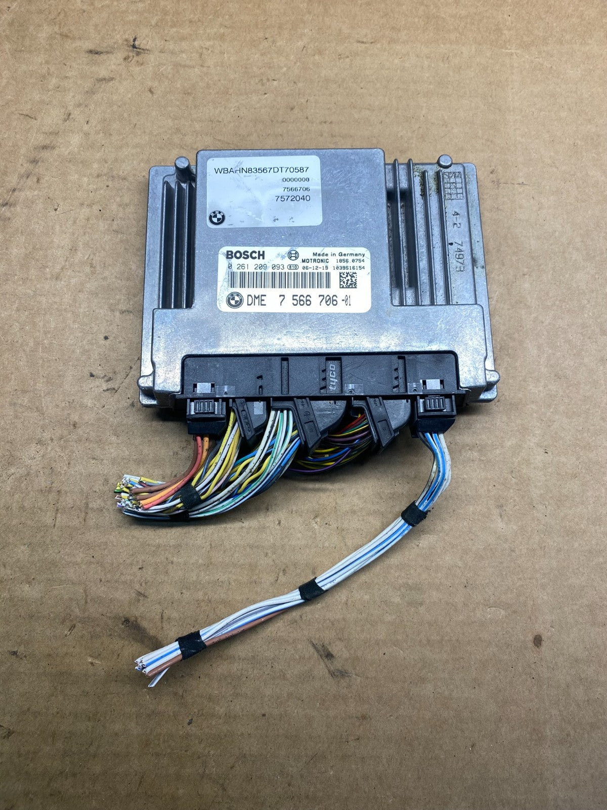2006 to 2007 Bmw 550i 650i 750i Engine Computer ECU Control Module ECM AD7537 DG0