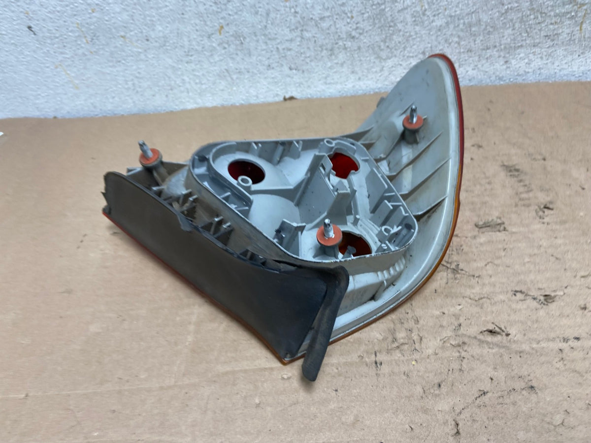 1999-2001 Bmw 3 E46 325i 328i 330i Coupe Right Passenger Tail Light AI1017 LK5