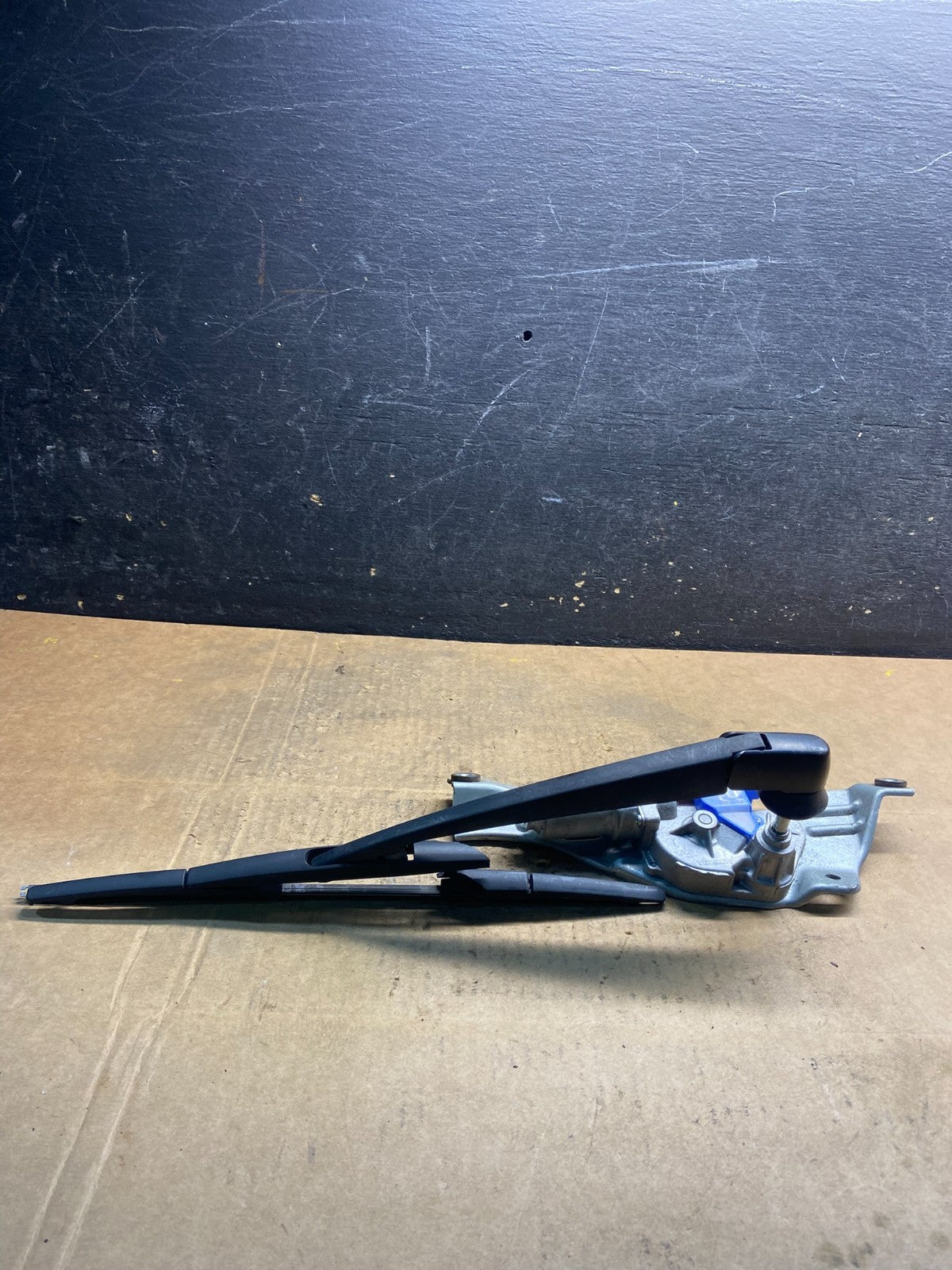 2009 to 2013 Subaru Forester Rear Windshield Washer Wiper Motor Y4616 PS3