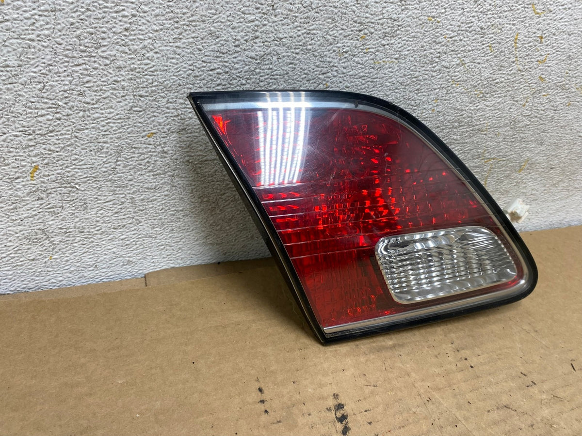 2002 2003 2004 Lexus ES300 ES330 Left Driver Lh Inner Tail Light AH7947 LK1