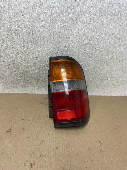 1996 - 1998 Nissan Pathfinder Right Passenger RH Side Tail light AH6864 LK0