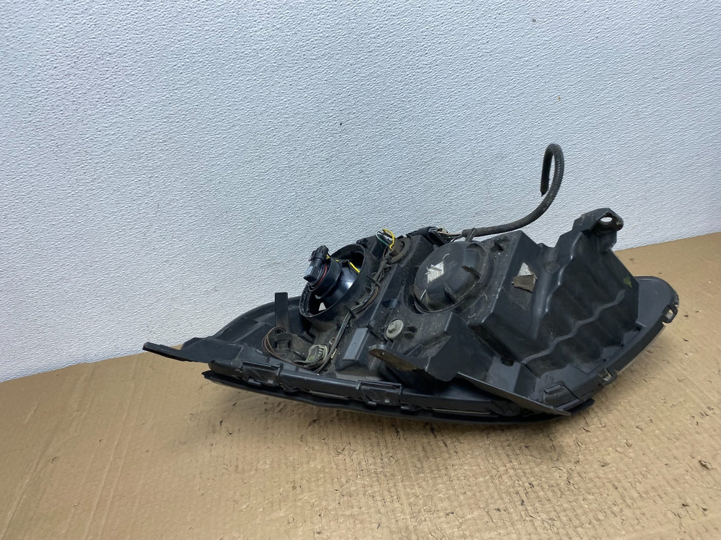 2010-2015 Chevrolet Equinox Right Passenger Halogen Projector Headlight AC41919