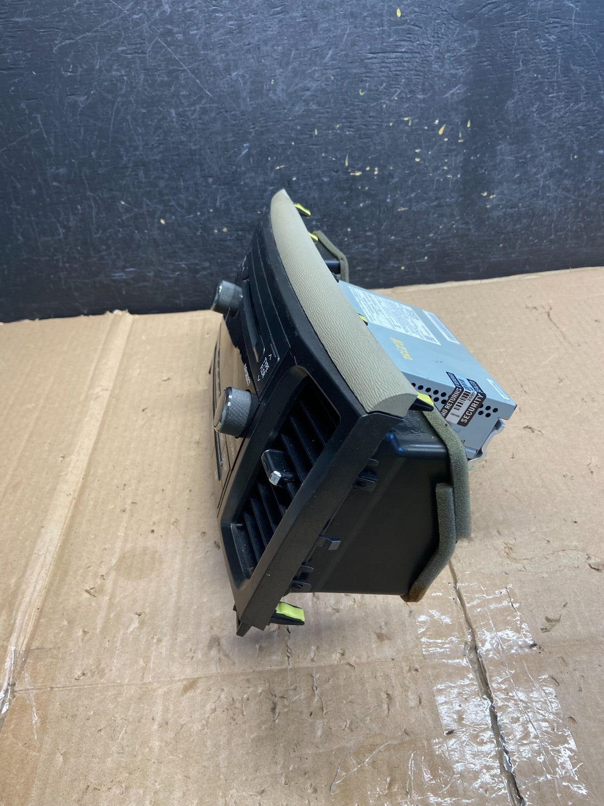2011 to 2014 Toyota Sienna AM FM CD Mp3 Radio Receiver AI2732 DG2