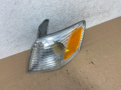 2000 - 2001 Toyota Camry Front Left Driver Lh Turn Signal AE5959 DW2