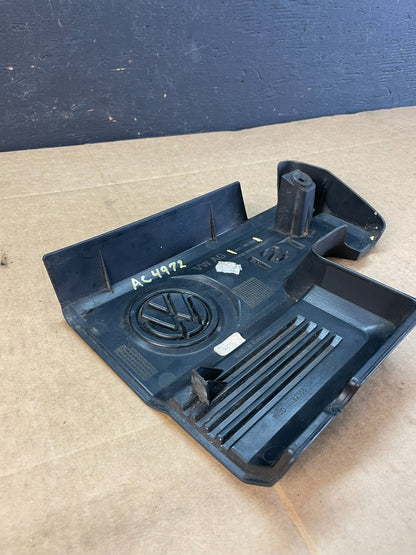 Volkswagen 1.4T EA211 Engine Cover Bonnet 04e103925 AC4972 DG4