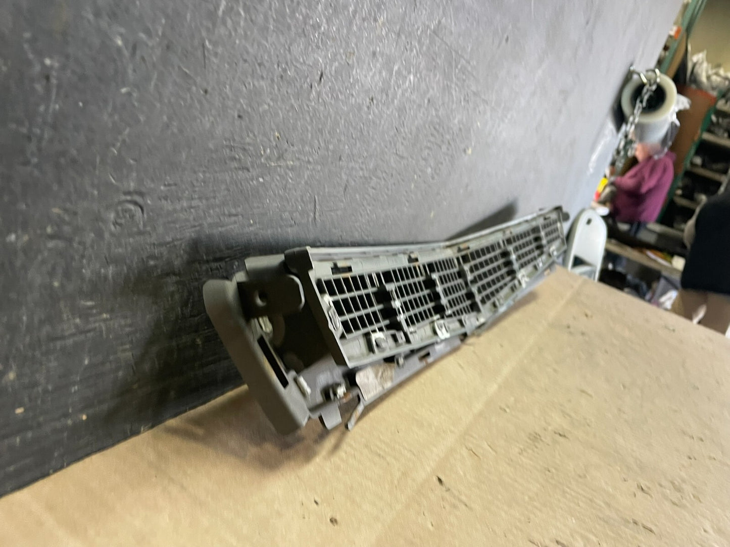 2008 to 2011 Cadillac Cts front Lower Grill Grille J7146 PS8