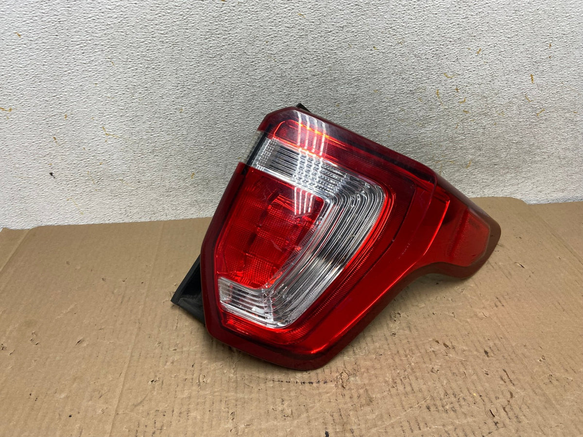 2016 -2019 Ford Explorer Right Passenger Side Rh Tail light AI1320 LK0