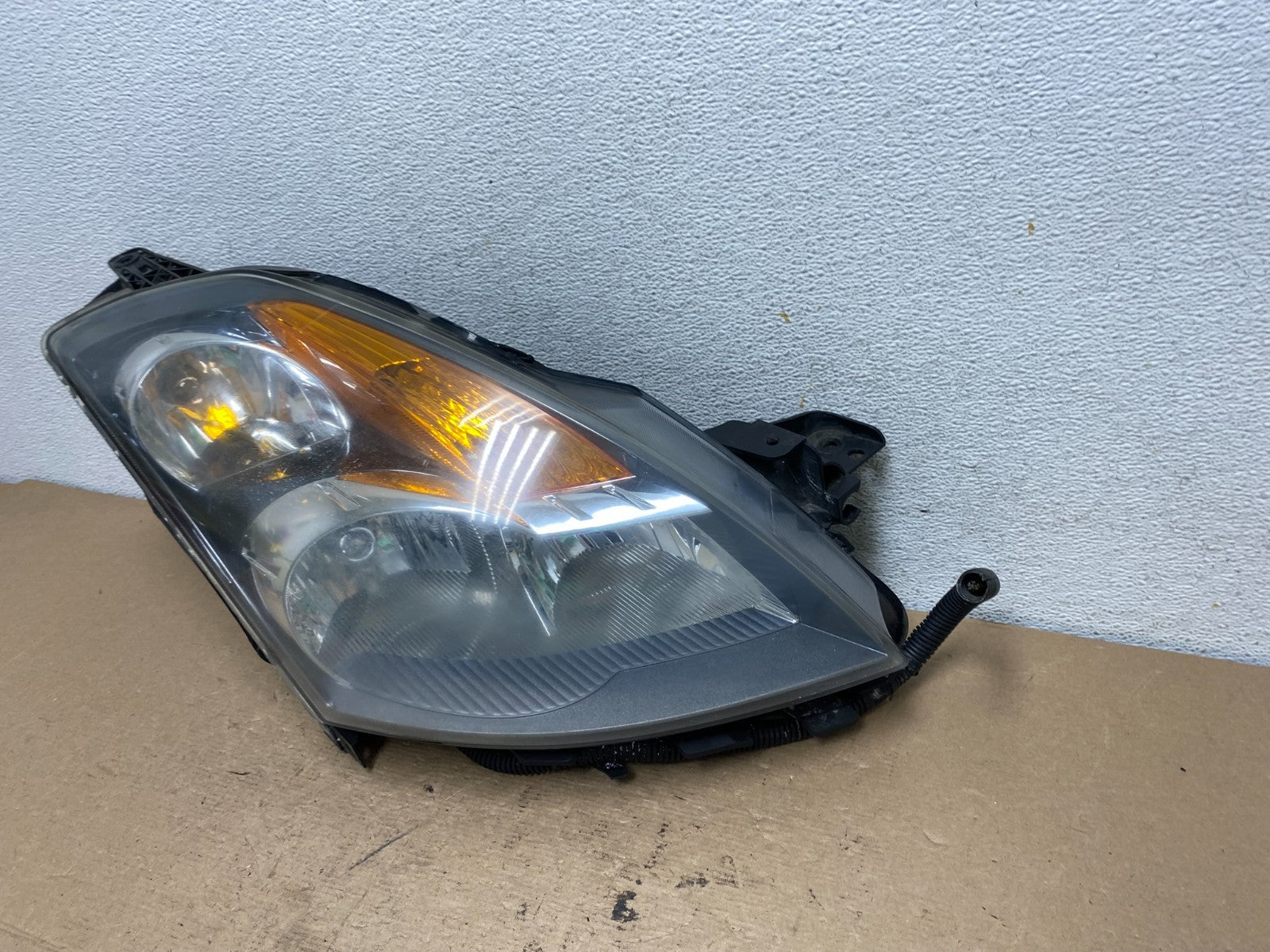 Sedan 2007 to 2009 Nissan Altima Right Passenger Halogen Headlight AF5039 DW1
