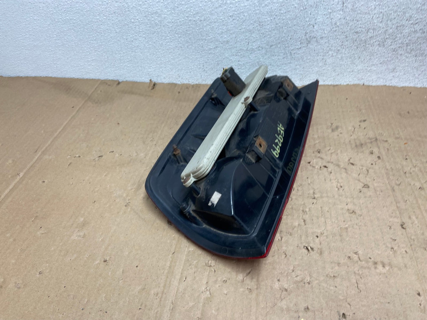 2002 to 2006 Dodge Ram 1500 Left Driver side Tail Light AE9299 LK7