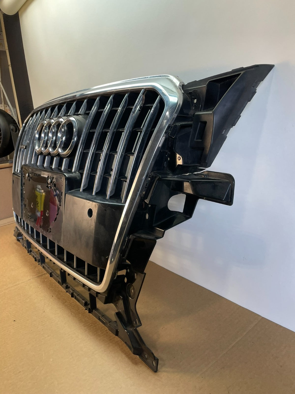 2013 to 2017 Audi Q5 Front Center Grille Grill 8R0853651R AF54521