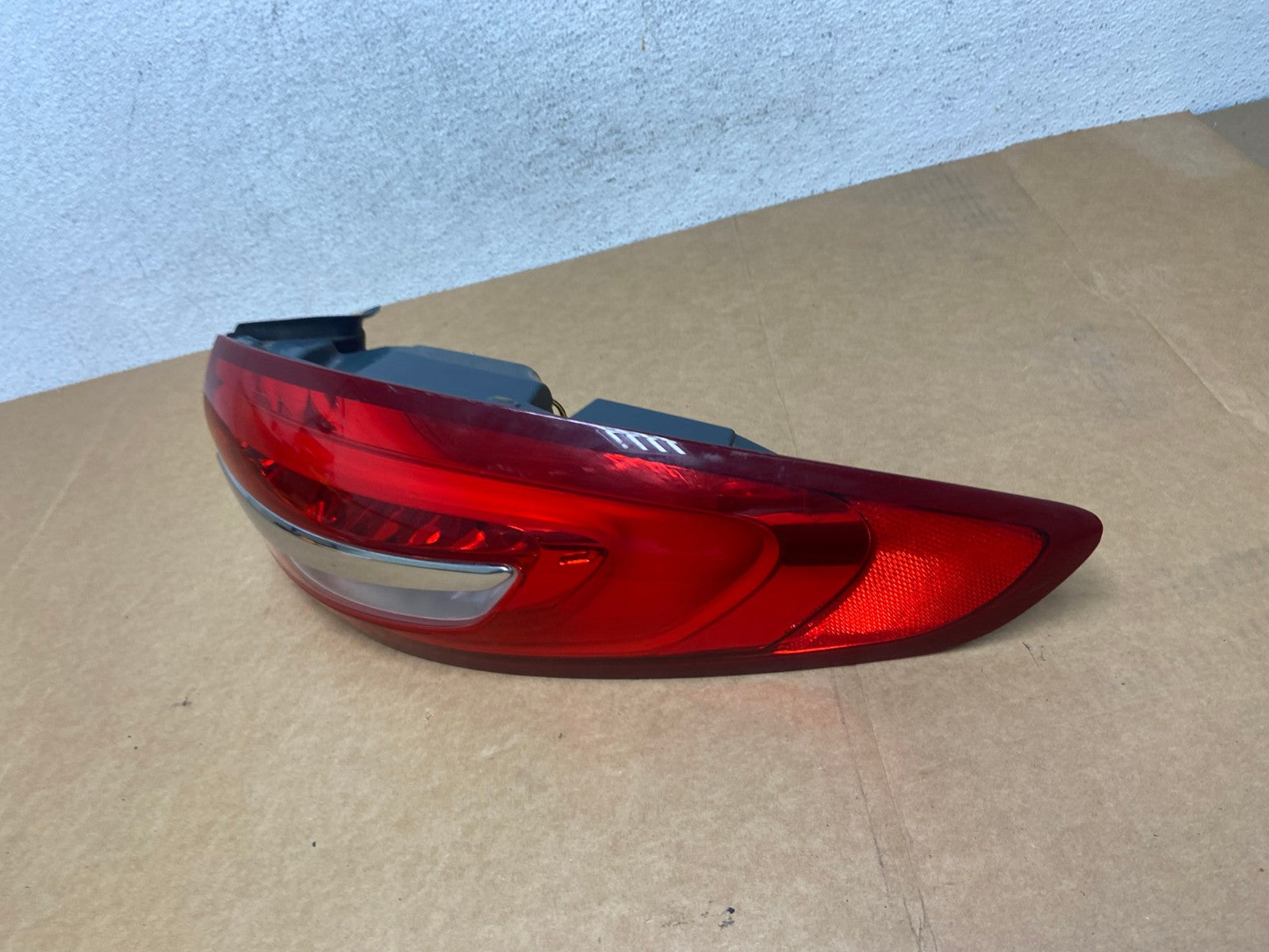 2017 - 2018 Ford Fusion Right Passenger RH Side Tail Light AE2892 LK1