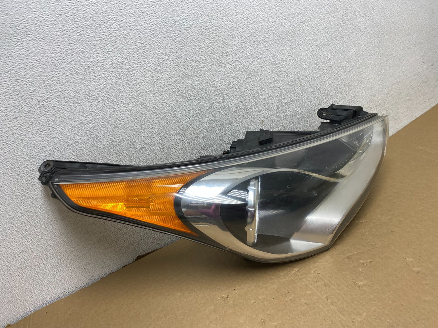 2012 - 2017 Hyundai Veloster Right Passenger RH Halogen Headlight AF7312 DW2