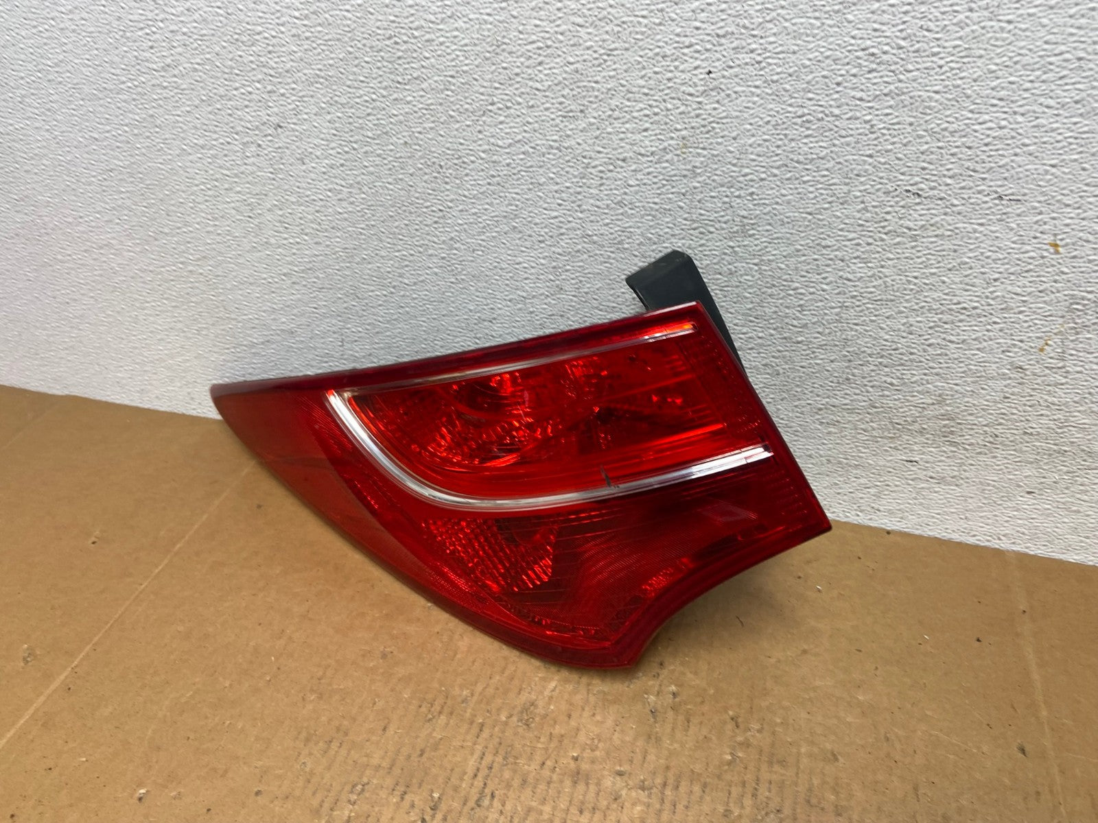 2013-2016 Hyundai Santa Fe Left Driver LH Side Tail Light AE0626 LK1