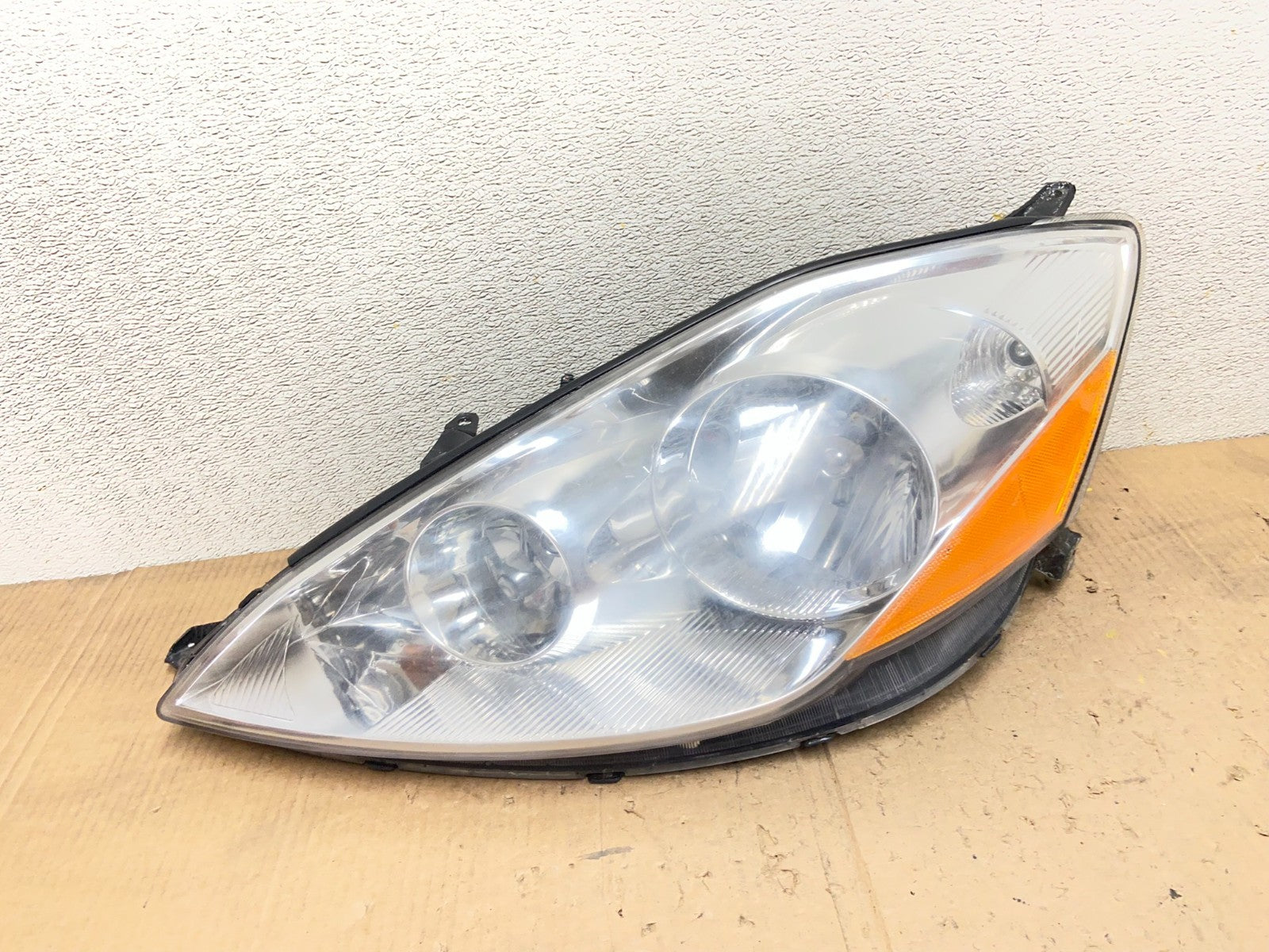 2006 to 2010 Toyota Sienna Left Driver Lh Side Headlight Halogen AA6977 DW0