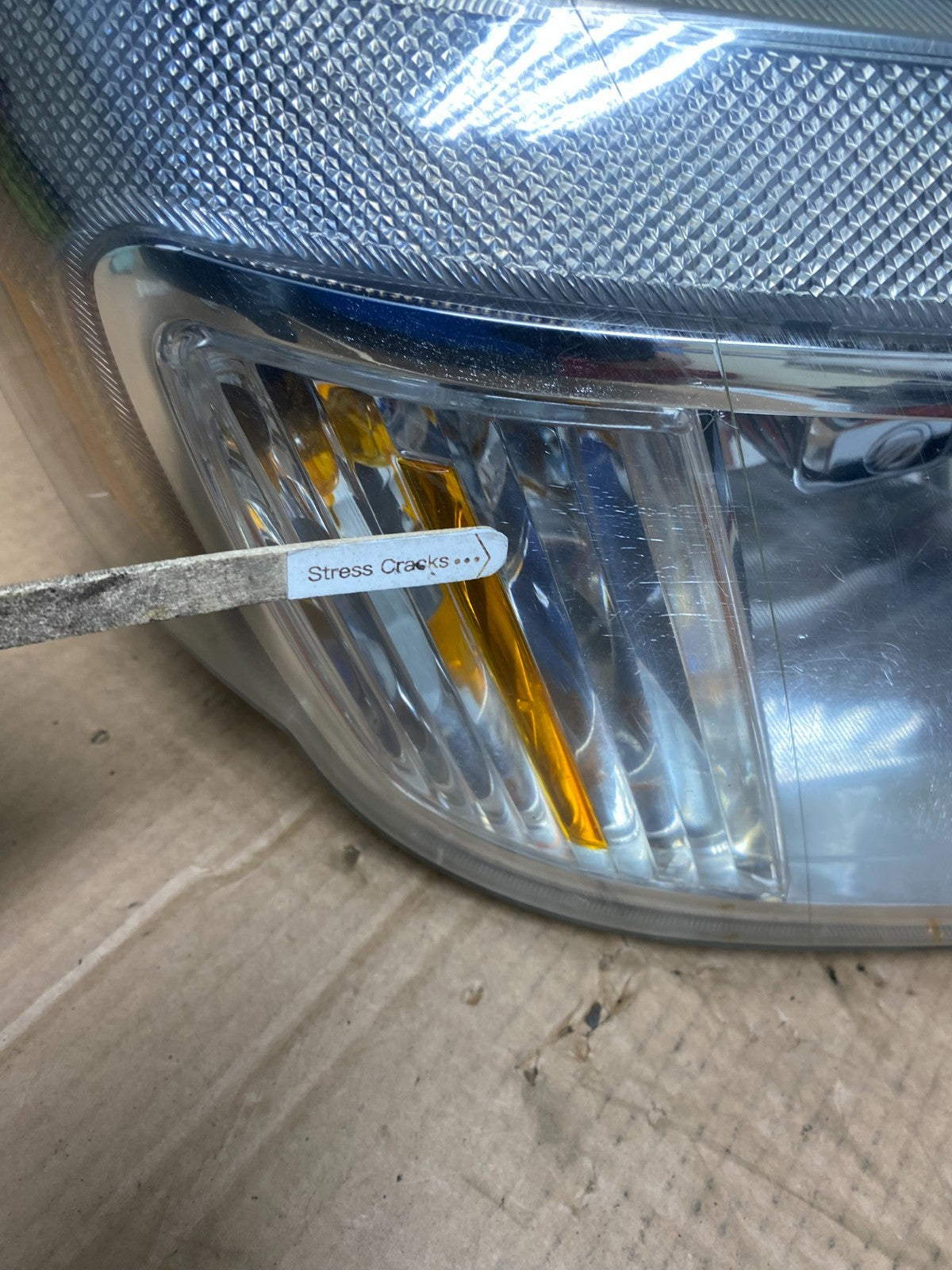 2008 to 2011 Mercury Mariner Right Passenger RH Side Halogen Headlight AI4510 DW4