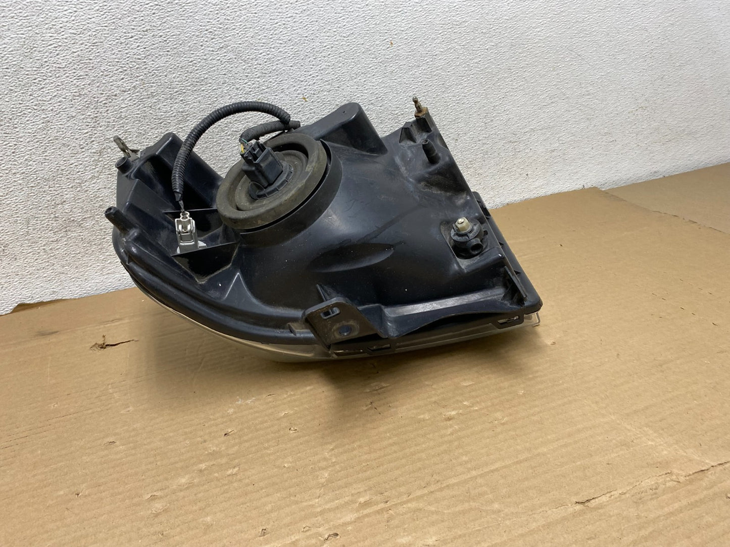 2007 to 2014 Ford Expedition Right Passenger RH side Headlight Halogen AG8117 DW7