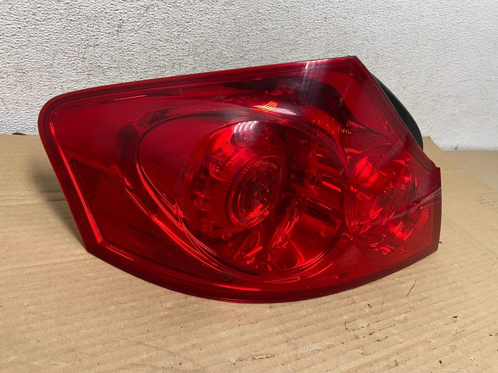 2007 to 2013 Infiniti G35 G37 Sedan Left Driver LH Side Tail Light AG8917 DW1