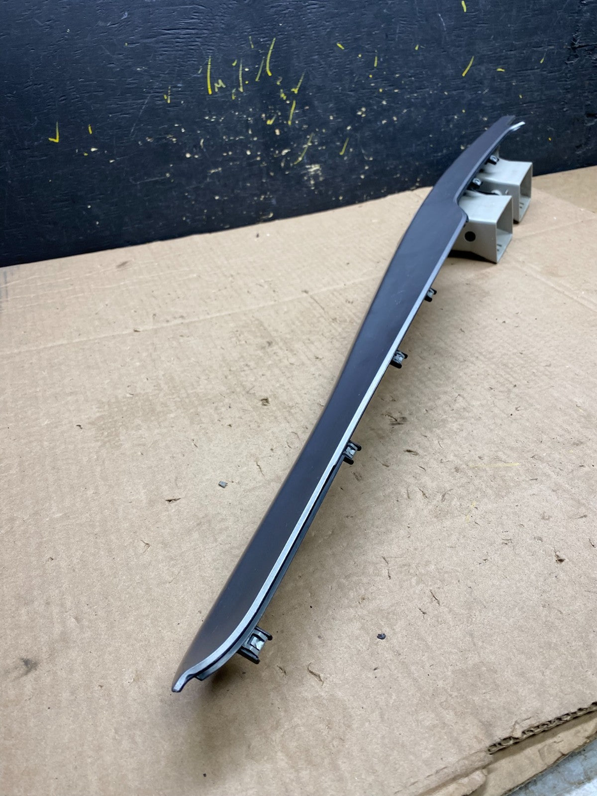 2009 to 2014 Volkswagen Routan Dash Center Trim Bezel Panel Vents z0174 DG4