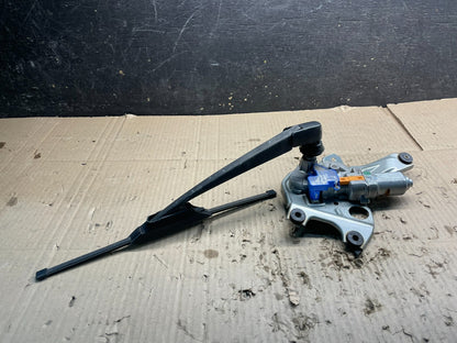 2010 to 2014 Subaru Legacy Outback Rear Windshield Wiper Motor x8311 DG1