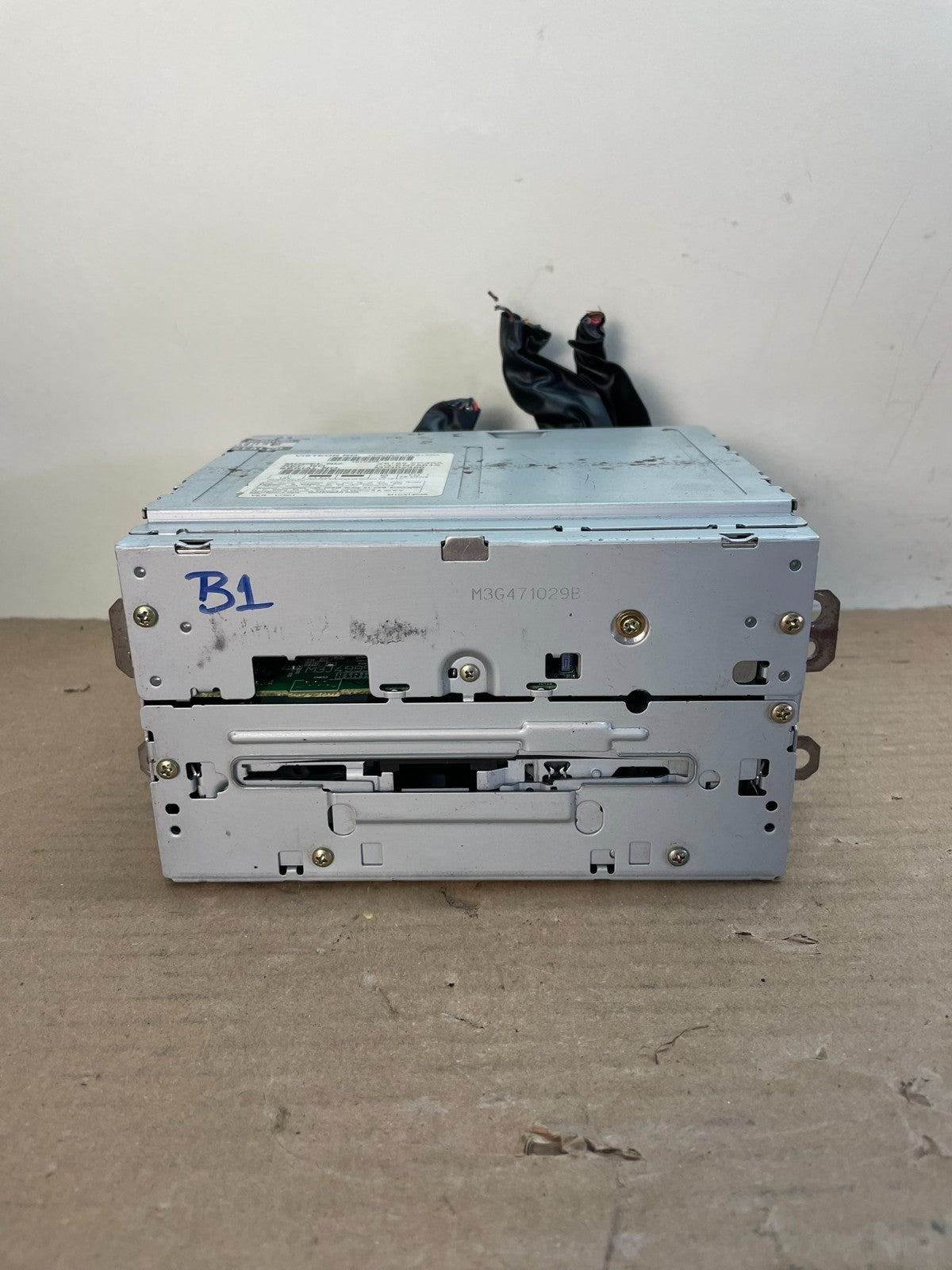 2004 2005 Nissan Armada QX56 Radio Stereo Audio CD Player Receiver AI0519 DG0