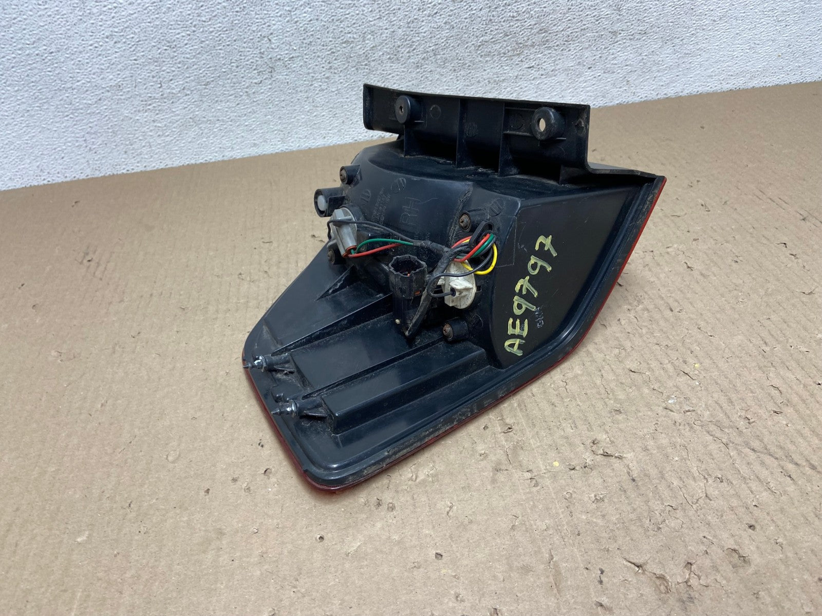 2009 2010 2011 Kia Borrego Right Passenger Side Tail Light AE9797 LK5