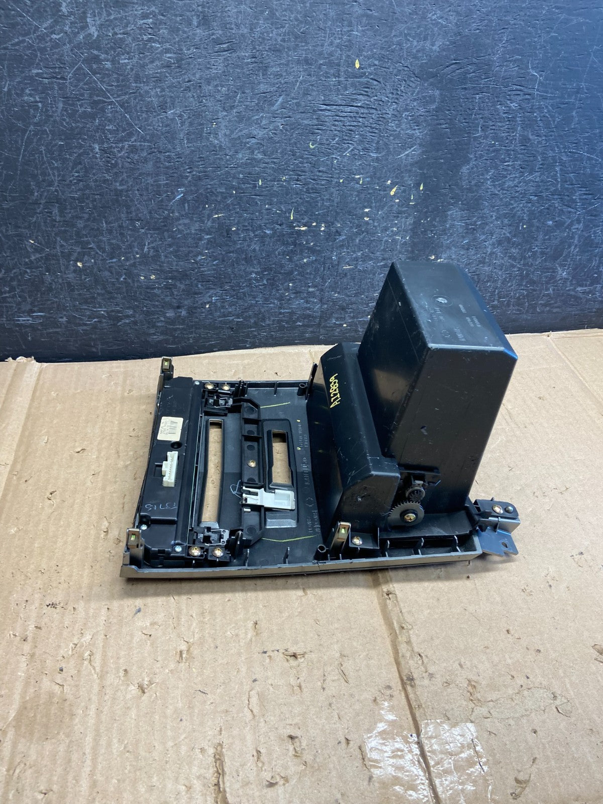 2004 2005 2006 Nissan Maxima Radio Panel Climate Control Bezel Trim OE AI2839 DW4