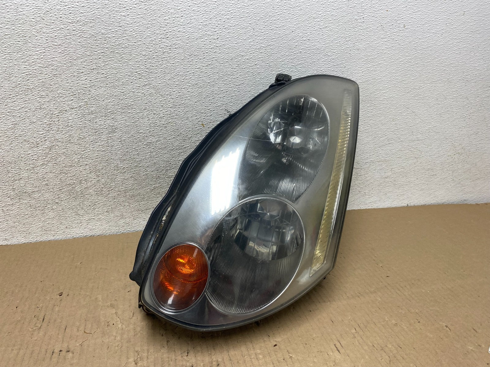 2003 - 2005 Infiniti G35 Coupe Headlight Left Driver LH Xenon HID AG8008 DW0