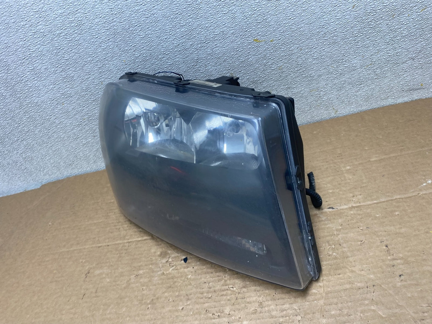 2006 2009 Chevrolet Trailblazer Right Headlight Flush Half Grille Bar Z2670 DW1