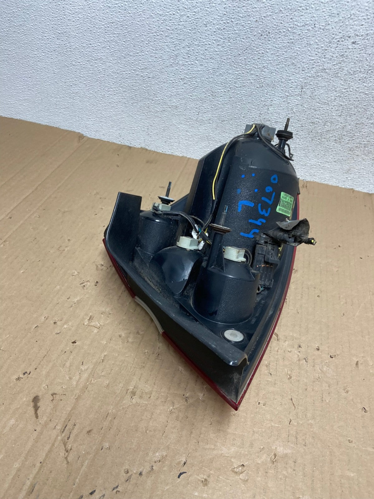 2005 to 2009 Buick Lacrosse Left Driver LH Side Tail Light AE8993 LK6